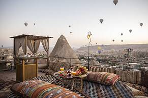 Divan Cave House