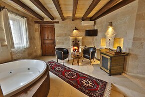 Divan Cave House