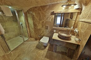 Divan Cave House