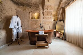 Divan Cave House