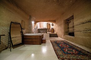 Divan Cave House
