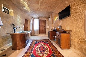 Divan Cave House