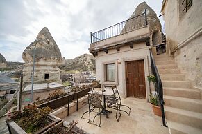 Divan Cave House
