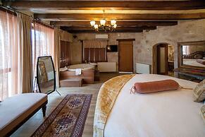 Divan Cave House