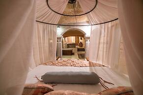 Divan Cave House