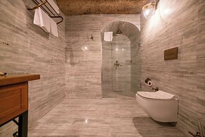 Divan Cave House