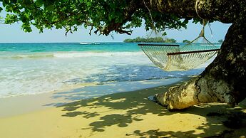 Red Frog Beach Island Resort