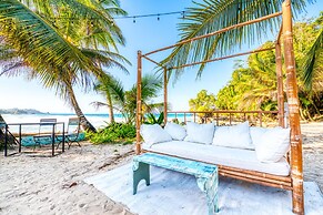 Red Frog Beach Island Resort
