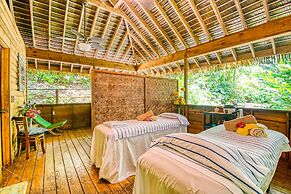 Red Frog Beach Island Resort