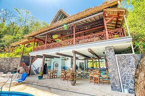 Red Frog Beach Island Resort