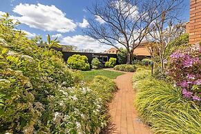 Oxley Court Serviced Apartments