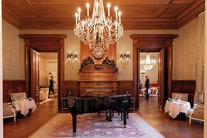 Shangri-La Paris