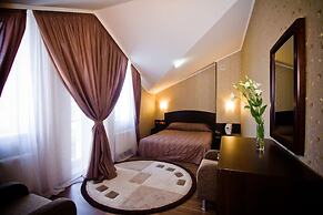 City Club Hotel