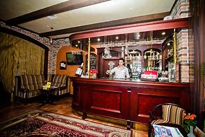 City Club Hotel