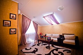 City Club Hotel