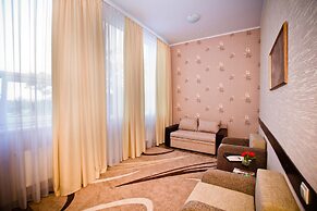 City Club Hotel