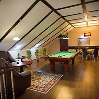 City Club Hotel