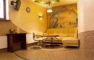 City Club Hotel