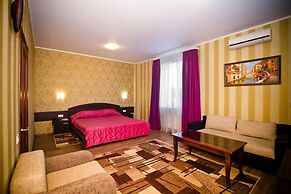 City Club Hotel