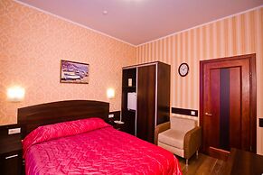 City Club Hotel