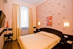 City Club Hotel