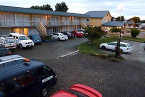 Monarch Motel
