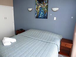 Monarch Motel