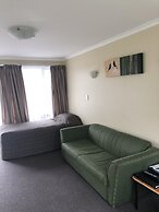 Monarch Motel