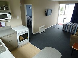 Monarch Motel