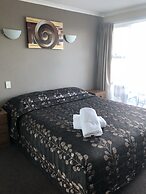 Monarch Motel