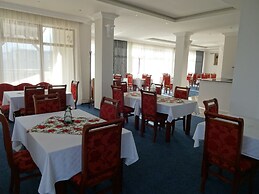 Pinerose Resort