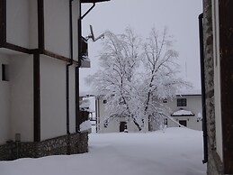 Pinerose Resort