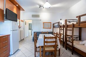 Kontaratos Studios & Apartments
