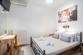 Kontaratos Studios & Apartments