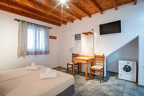 Kontaratos Studios & Apartments