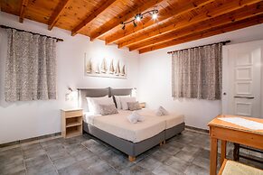 Kontaratos Studios & Apartments