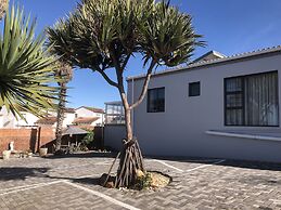 Le Blue Guesthouse