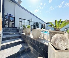 Le Blue Guesthouse
