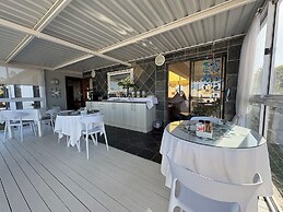 Le Blue Guesthouse