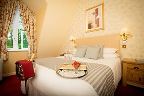 The Glen Yr Afon House Hotel