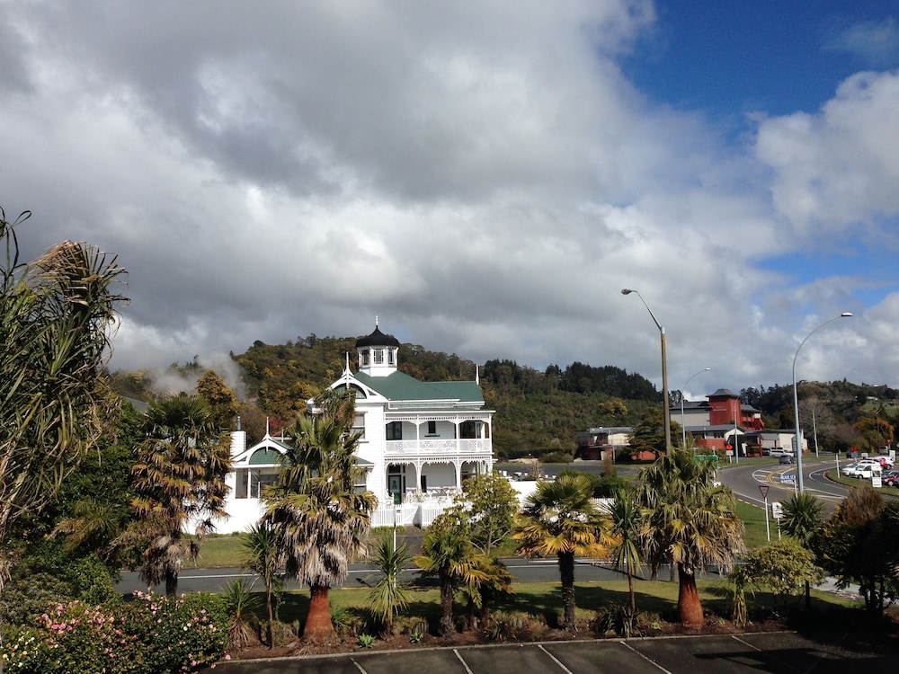 Greenview Motel