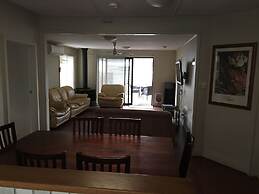 Kickback Cottages