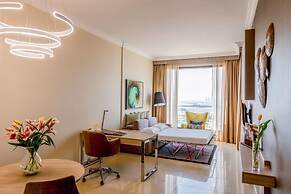 Two Seasons Hotel & Apartments