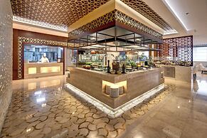 Two Seasons Hotel & Apartments