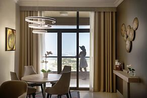 Two Seasons Hotel & Apartments