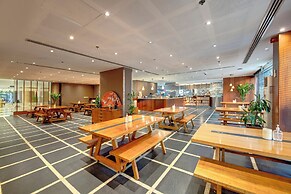 Two Seasons Hotel & Apartments