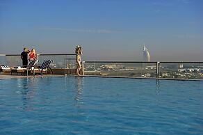 Two Seasons Hotel & Apartments