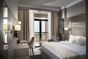 Two Seasons Hotel & Apartments