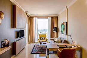 Two Seasons Hotel & Apartments