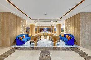 Two Seasons Hotel & Apartments